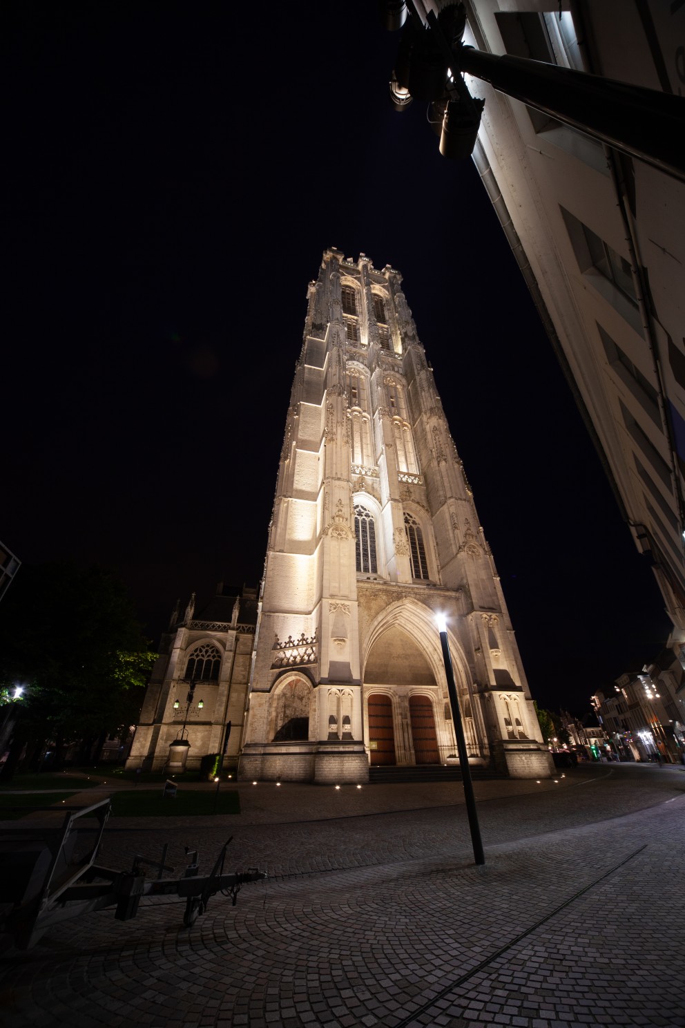 Buitengewoon gebouw, buitengewone aanpak
